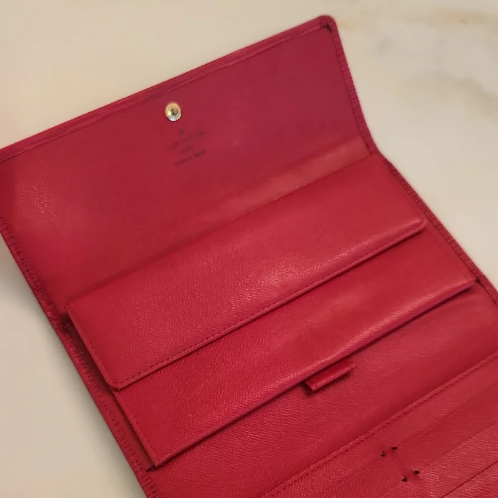 LV Long Wallet. Beautiful Red Louis Vuitton Wallet - Picture 7 of 16